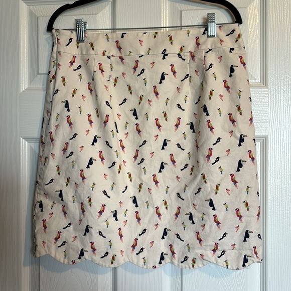Talbots women’s cream parrot scalloped hem skirt size 8 - Picture 4 of 7